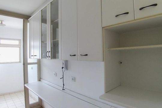 Cozinha de apartamento à venda com 2 quartos, 70m² em Vila Isa, São Paulo