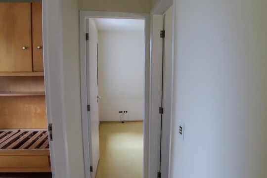 Corredor de apartamento à venda com 2 quartos, 70m² em Vila Isa, São Paulo