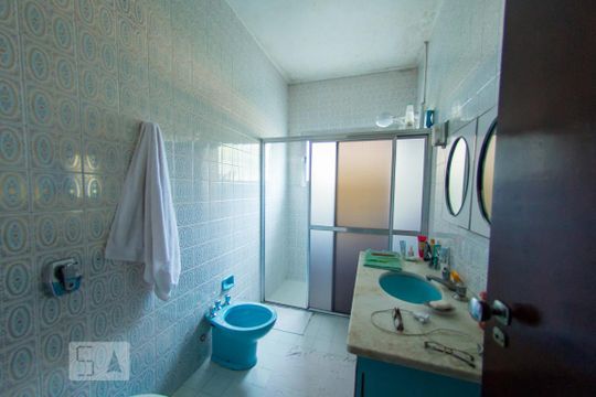 Banheiro Corredor de casa à venda com 3 quartos, 290m² em Vila Ida, São Paulo