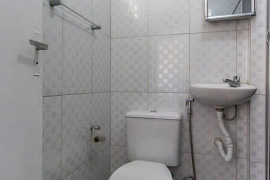 Banheiro de kitnet/studio à venda com 1 quarto, 22m² em Botafogo, Rio de Janeiro