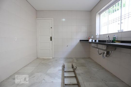 Cozinha de casa para alugar com 4 quartos, 257m² em Rolinópolis, São Paulo
