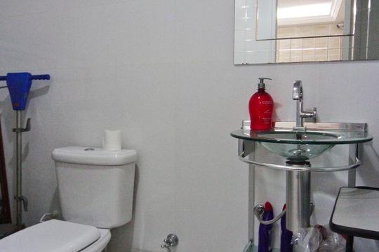 Banheiro da garagem de casa para alugar com 3 quartos, 280m² em Vila Albertina, São Paulo