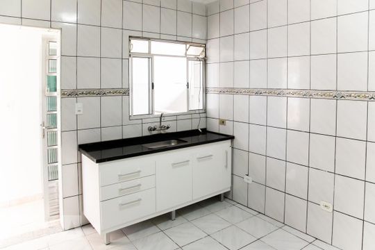 Cozinha de casa para alugar com 1 quarto, 61m² em Jardim Sao Joao (zona Leste), São Paulo