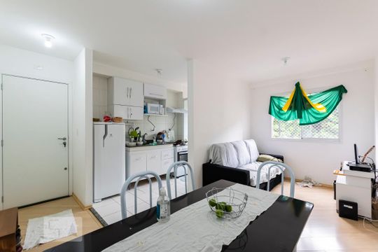 Sala de apartamento para alugar com 2 quartos, 44m² em Liberdade, São Paulo