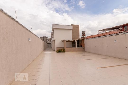 Garagem  de casa de condomínio à venda com 2 quartos, 75m² em Jardim Colorado, São Paulo