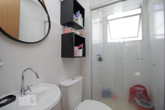 Banheiro de apartamento para alugar com 2 quartos, 47m² em São José, Canoas