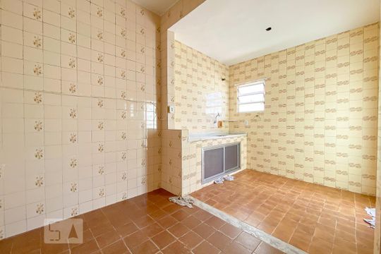 Cozinha de casa para alugar com 2 quartos, 70m² em Irajá, Rio de Janeiro