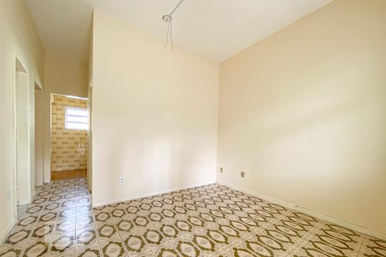 Casa para alugar com 2 quartos, 70m² em Irajá, Rio de Janeiro