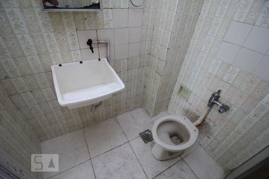 Banheiro de apartamento para alugar com 1 quarto, 50m² em Centro, Rio de Janeiro