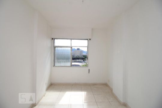 Quarto de apartamento para alugar com 1 quarto, 50m² em Centro, Rio de Janeiro