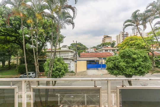 Sala de Estar Vista de casa à venda com 4 quartos, 850m² em Caxingui, São Paulo