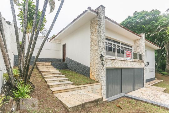Fachada de casa à venda com 4 quartos, 850m² em Caxingui, São Paulo