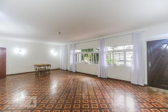 Casa à venda com 4 quartos, 850m² em Caxingui, São Paulo