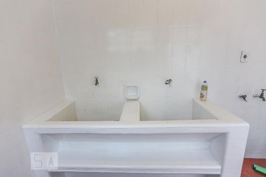 Area de Serviço de casa à venda com 4 quartos, 850m² em Caxingui, São Paulo