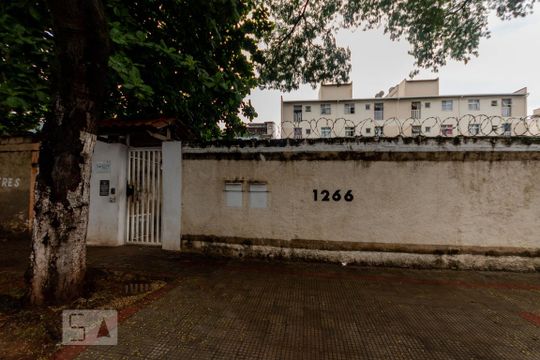 Fachada de apartamento para alugar com 2 quartos, 50m² em São João Batista, Belo Horizonte