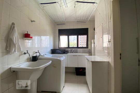 Área de Serviço de apartamento à venda com 3 quartos, 186m² em Vila Suzana, São Paulo