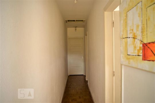 Corredor Piso Superior de casa para alugar com 6 quartos, 123m² em Vila Mariana, São Paulo