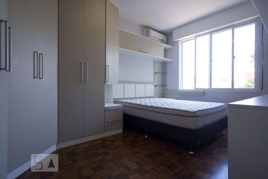 Quarto de kitnet/studio para alugar com 1 quarto, 44m² em Cristo Redentor, Porto Alegre