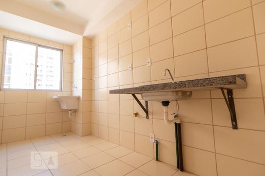 Cozinha e Área de Serviço de apartamento para alugar com 2 quartos, 50m² em Samambaia Sul (samambaia), Brasília