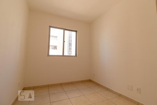 Quarto 2 de apartamento para alugar com 2 quartos, 50m² em Samambaia Sul (samambaia), Brasília