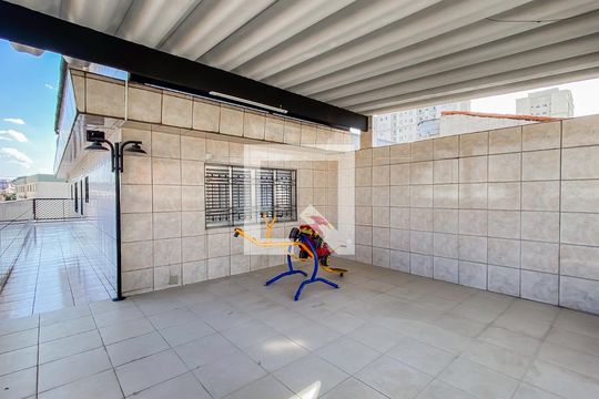 Varanda de casa à venda com 3 quartos, 300m² em Jardim Laone, São Paulo