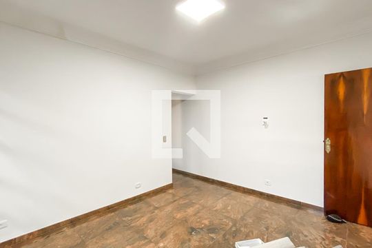 Sala de casa à venda com 3 quartos, 300m² em Jardim Laone, São Paulo