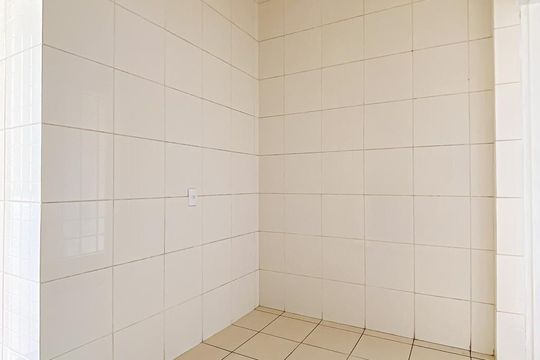 Cozinha de apartamento à venda com 4 quartos, 120m² em Olaria, Rio de Janeiro