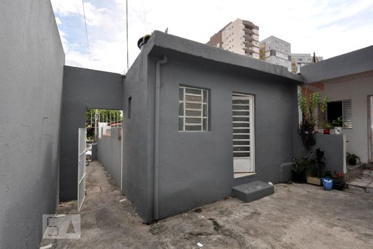 Fachada de casa para alugar com 1 quarto, 35m² em Vila Osasco, Osasco