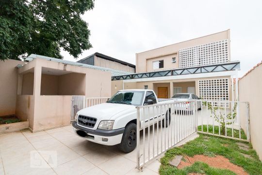 Fachada da casa de casa à venda com 3 quartos, 220m² em Jardim Munhoz, Guarulhos