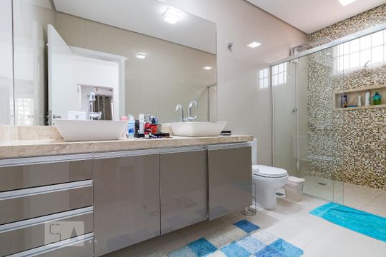 Banheiro quarto 3 suíte de casa à venda com 3 quartos, 220m² em Jardim Munhoz, Guarulhos