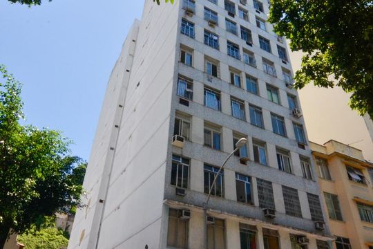 Fachada de apartamento para alugar com 2 quartos, 70m² em Centro, Rio de Janeiro