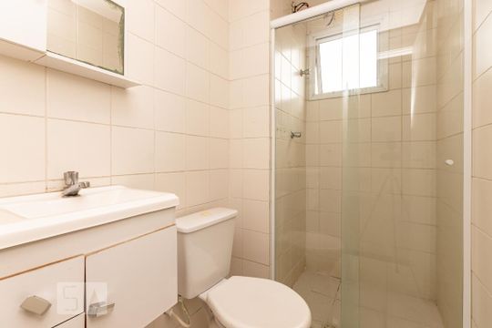 Banheiro de apartamento à venda com 2 quartos, 50m² em Vila Taquari, São Paulo