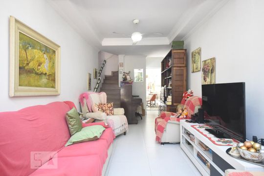 Sala de casa de condomínio para alugar com 3 quartos, 118m² em Jardim Taboão, São Paulo