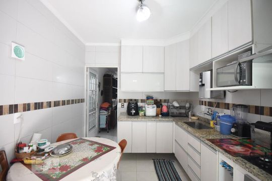 Cozinha de casa de condomínio para alugar com 3 quartos, 118m² em Jardim Taboão, São Paulo