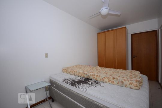 Quarto de apartamento para alugar com 1 quarto, 56m² em Cachoeira do Bom Jesus, Florianópolis
