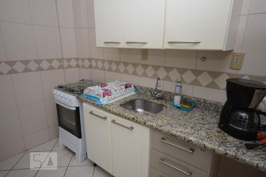 Cozinha de apartamento para alugar com 1 quarto, 56m² em Cachoeira do Bom Jesus, Florianópolis