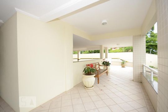 Hall de Entrada de apartamento para alugar com 1 quarto, 56m² em Cachoeira do Bom Jesus, Florianópolis
