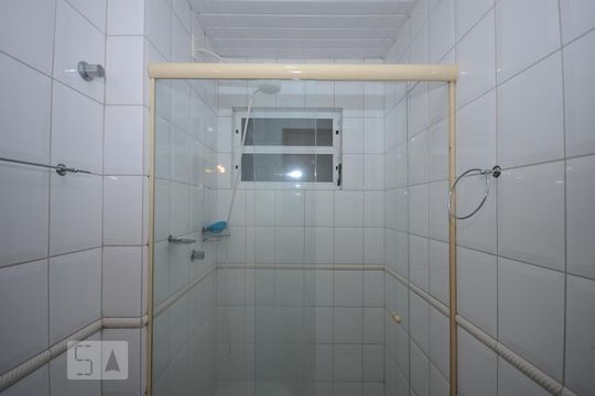 Banheiro Social de apartamento para alugar com 1 quarto, 56m² em Cachoeira do Bom Jesus, Florianópolis