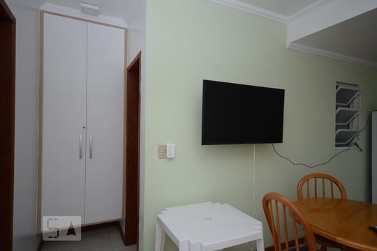 Sala de apartamento para alugar com 1 quarto, 56m² em Cachoeira do Bom Jesus, Florianópolis