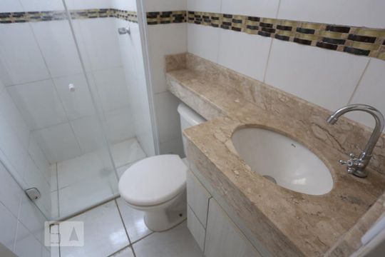 Banheiro de apartamento à venda com 2 quartos, 58m² em Piratininga, Osasco