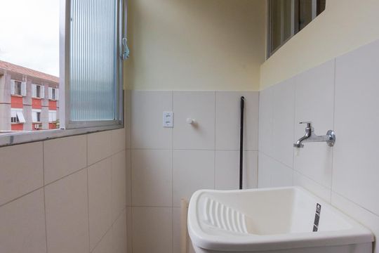 Área de Serviço de apartamento para alugar com 2 quartos, 62m² em Jardim Itu, Porto Alegre