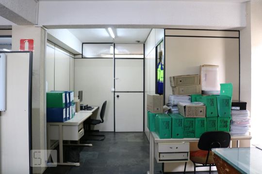 Escritório de casa à venda com 3 quartos, 670m² em Parque Fongaro, São Paulo