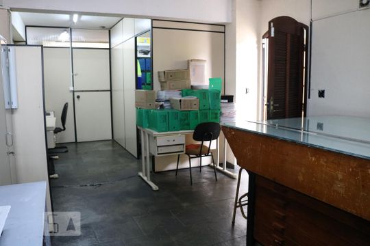 Escritório de casa à venda com 3 quartos, 670m² em Parque Fongaro, São Paulo