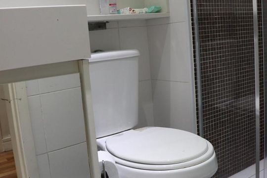 Banheiro de apartamento à venda com 2 quartos, 54m² em Vila America, Santo André