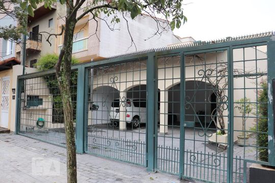 Fachada de casa à venda com 3 quartos, 420m² em Paraíso, Santo André