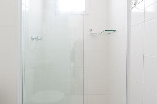 Banheiro de apartamento à venda com 2 quartos, 42m² em Jardim Ibitirama, São Paulo