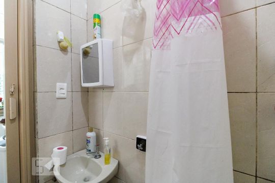 Edícula - Banheiro de casa à venda com 4 quartos, 230m² em Vila Santo Estefano, São Paulo