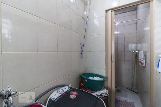 Edícula - Lavanderia de casa à venda com 4 quartos, 230m² em Vila Santo Estefano, São Paulo