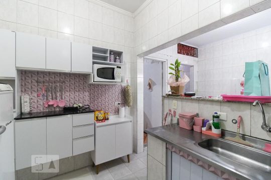 Cozinha de casa à venda com 4 quartos, 230m² em Vila Santo Estefano, São Paulo