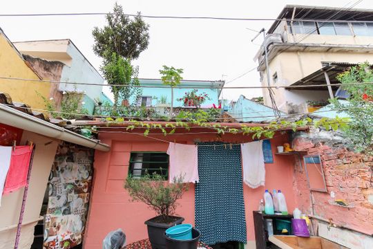 Área Externa de casa à venda com 4 quartos, 230m² em Vila Santo Estefano, São Paulo